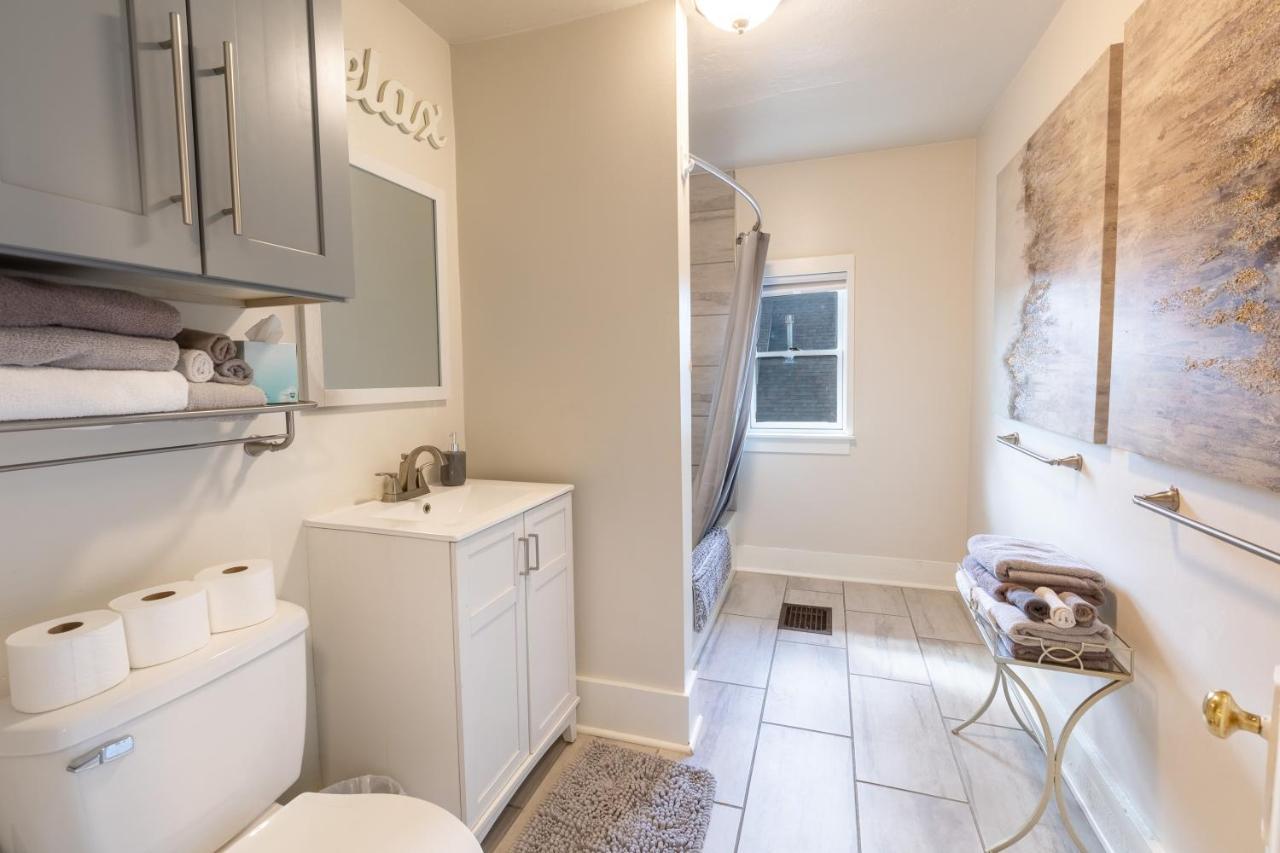 Cozy 2 Bdrm Vacation Rental - 1 Mile To Dtwn Rapid Stadt Exterior foto